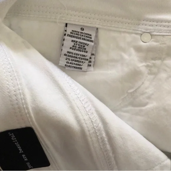 NWT Dollhouse White Bermuda Shorts - Picture 13 of 13